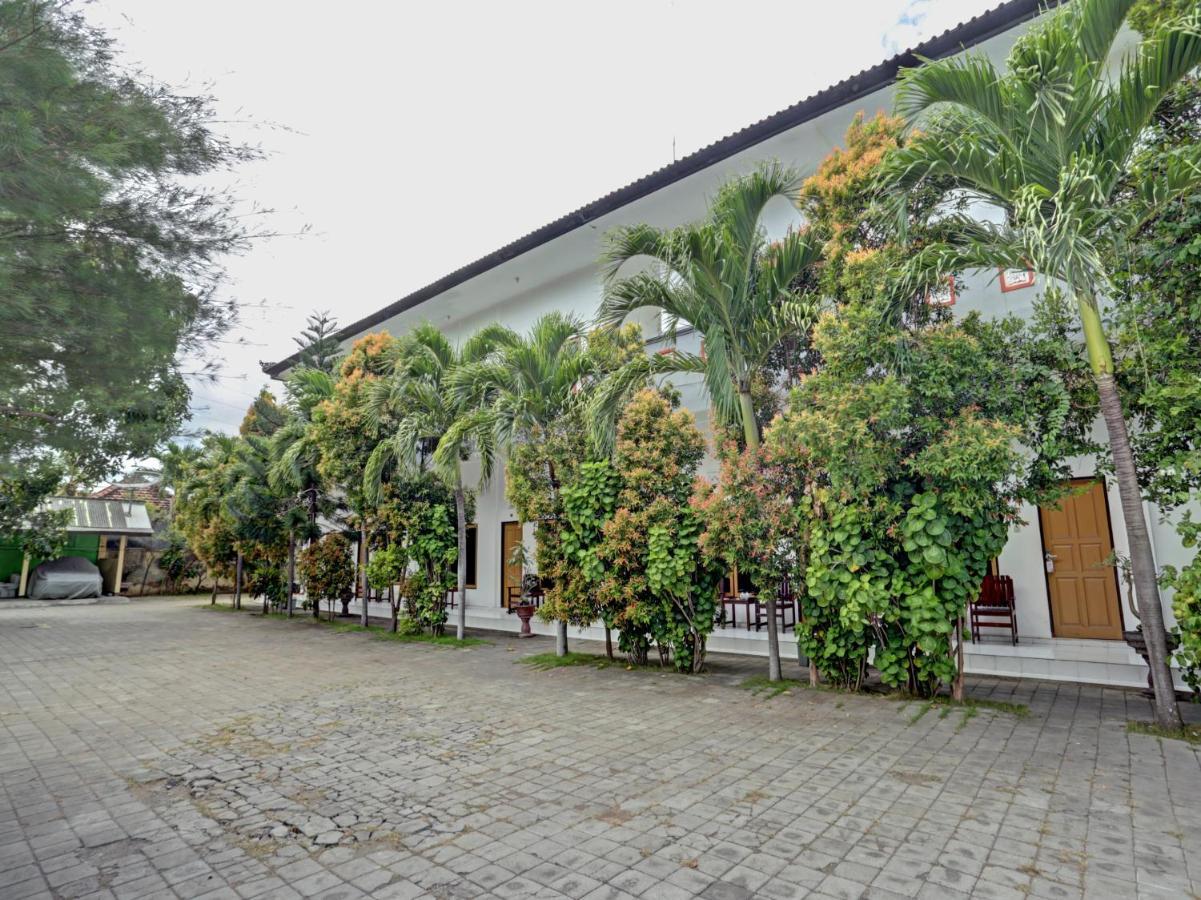 Oyo 3096 Hotel Dewi Warsiki Gilimanuk Esterno foto
