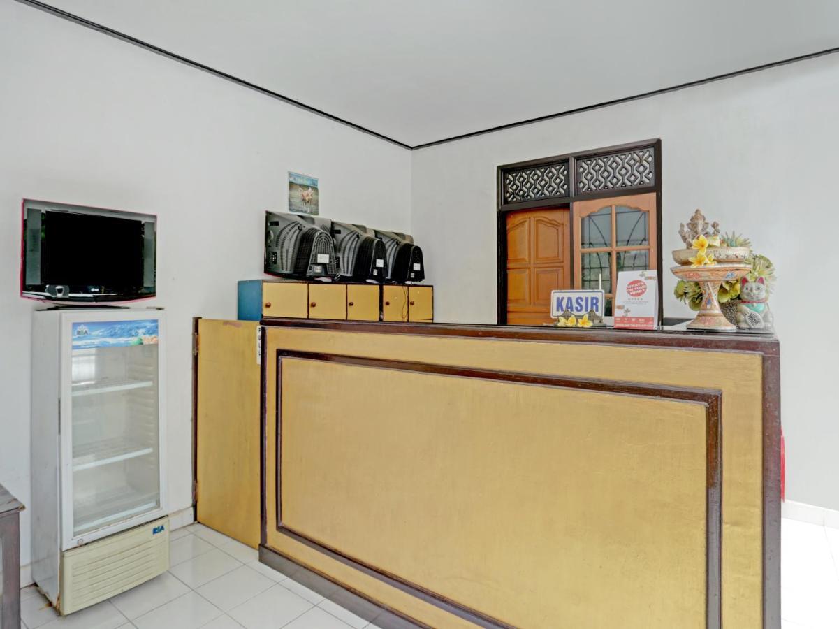 Oyo 3096 Hotel Dewi Warsiki Gilimanuk Esterno foto