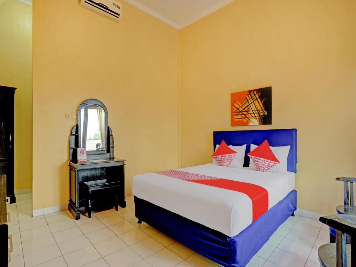 Oyo 3096 Hotel Dewi Warsiki Gilimanuk Esterno foto