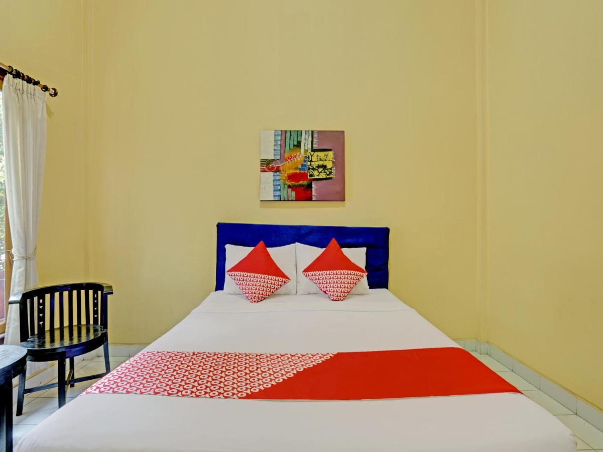 Oyo 3096 Hotel Dewi Warsiki Gilimanuk Esterno foto