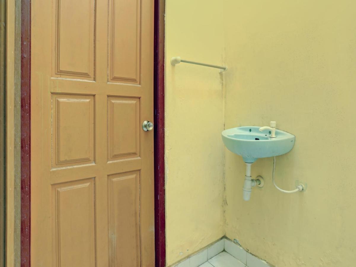 Oyo 3096 Hotel Dewi Warsiki Gilimanuk Esterno foto